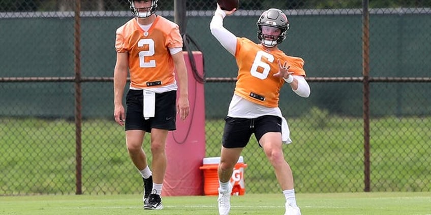 bucs list both baker mayfield kyle trask as starting qb as team tries to find tom bradys replacement