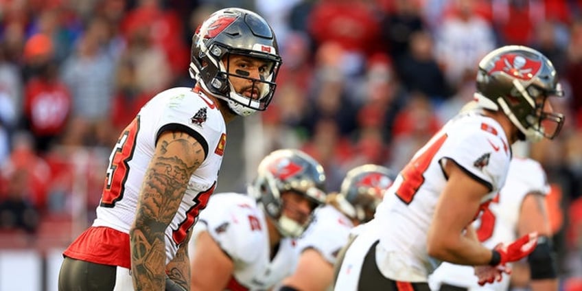 bucs mike evans puts himself at the top of the list among wide receivers ill take myself over anybody