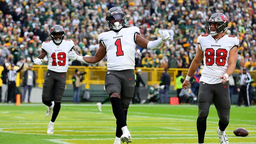 Rachaad White celebrates touchdown