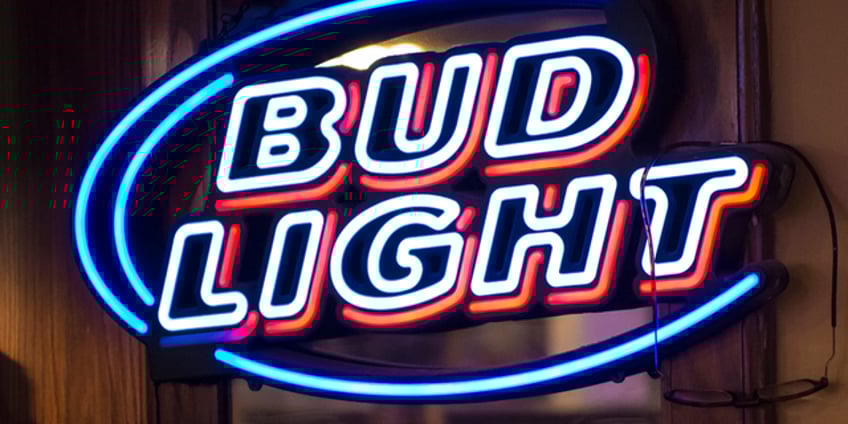 bud lights issues connecting with middle america could have been avoided beer industry guru says