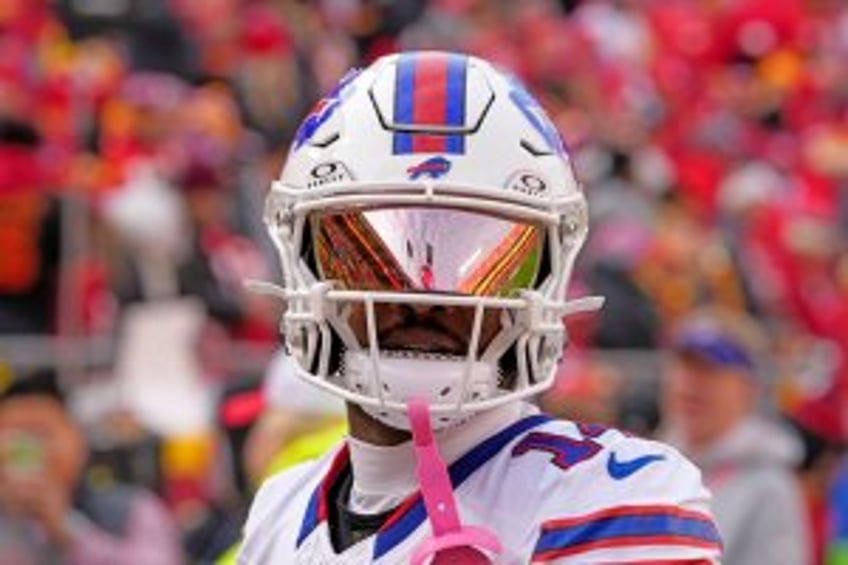 Buffalo Bills agree to trade WR Stefon Diggs to Houston Texans