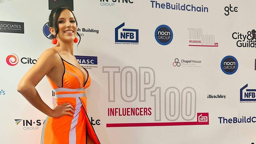 building boss wears evening gown made from high visibility vests to top industry awards amazing response