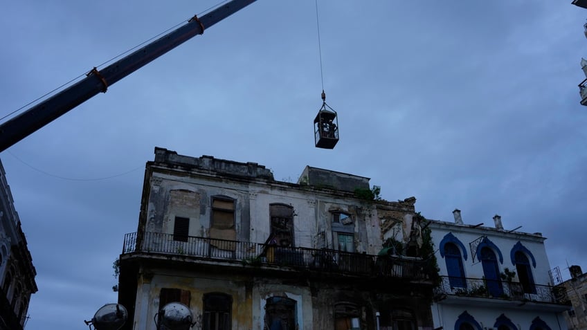 building collapse in cuban capital leaves 1 dead at least 2 hurt