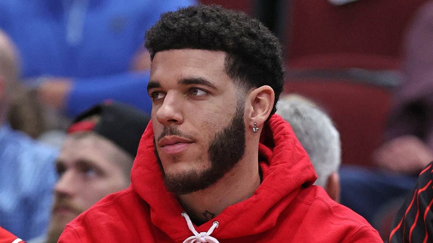 bulls lonzo ball vows he will definitely play basketball again despite series of surgeries im only 25