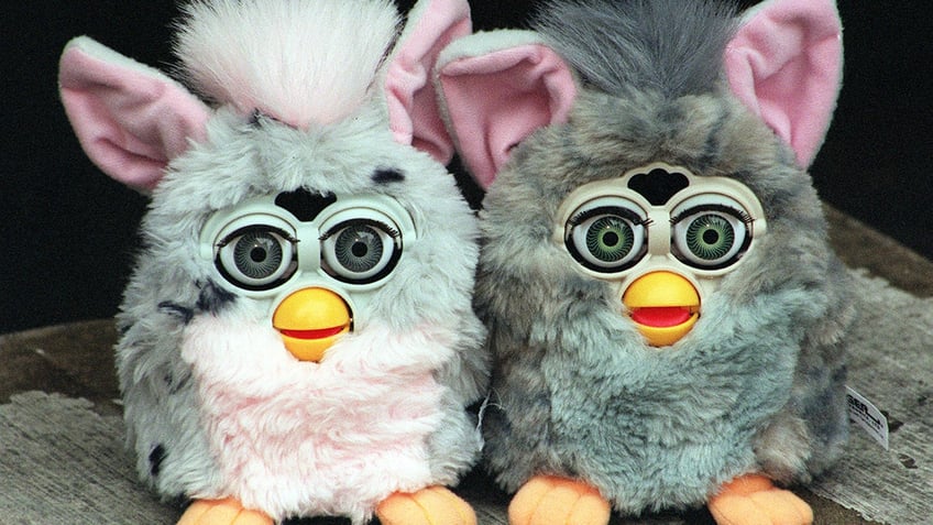 cabbage patch kids tickle me elmo furbies and more christmas toy gifts that made parents scramble