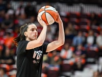 Caitlin Clark's boyfriend has 1-word reaction to her AP WNBA Rookie of the Year win