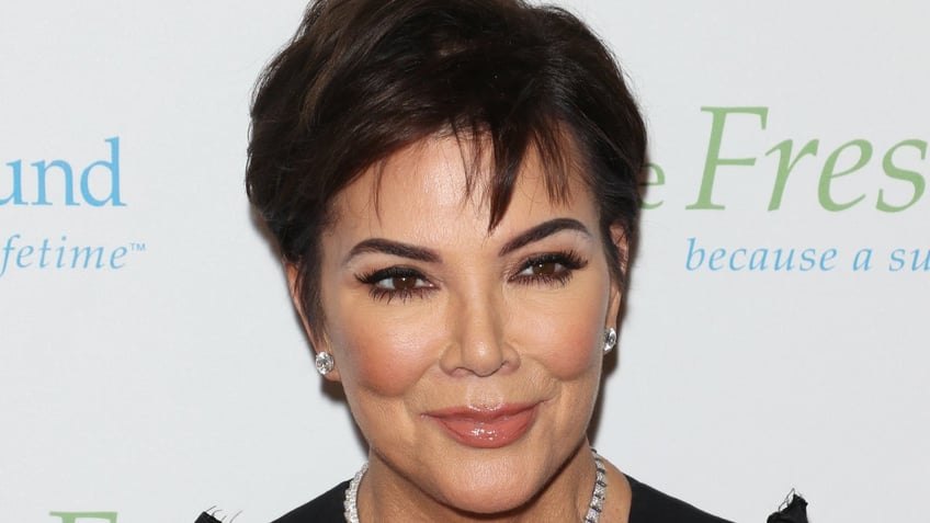 caitlyn jenners promise to kris jenners ex robert kardashian on his deathbed