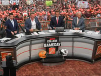 Cal fans break through ESPN's 'College GameDay' barricades ahead of Miami showdown