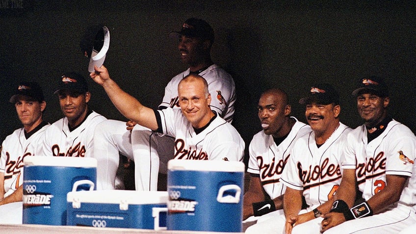 Cal Ripken Jr. tips his hat