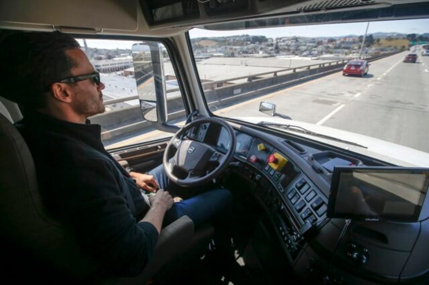 california bill to have humans drivers ride in autonomous trucks is vetoed by governor