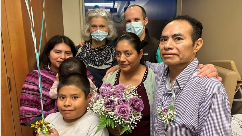 Francisco Jeronimo Lucas and Marcelina Pablo Bautista with family members