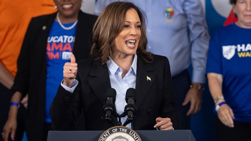 Kamala Harris giving thumbs up 