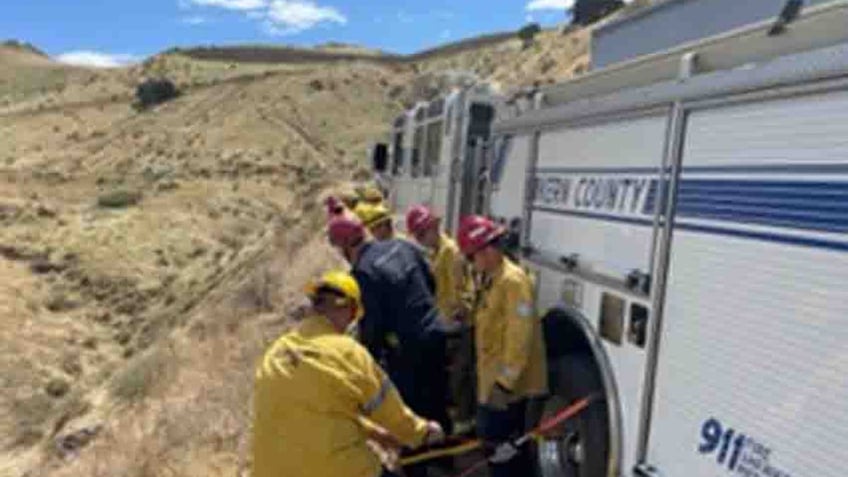 california driver survives 5 days trapped in pickup truck after plunging down 100 foot ravine