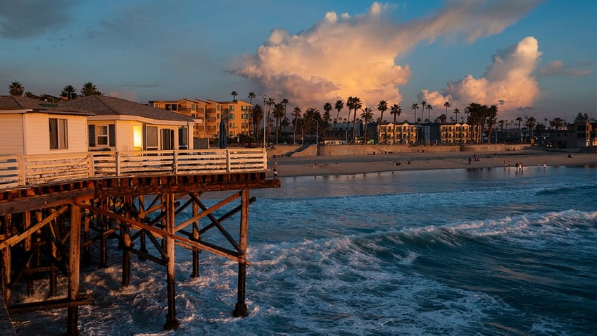 Crystal Pier, Pacific Beach, San Diego