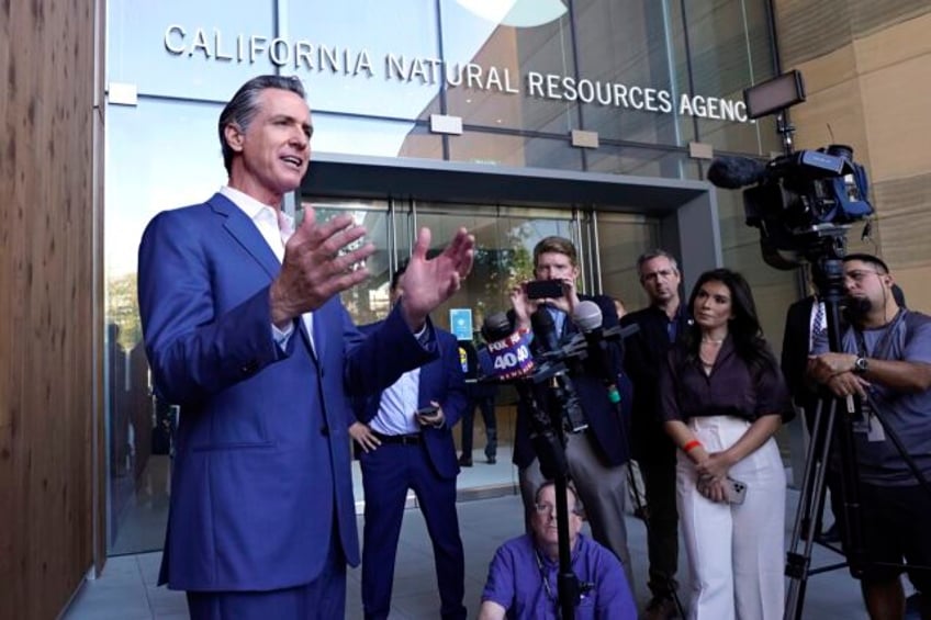 california gov gavin newsom says he will sign climate focused transparency laws for big business