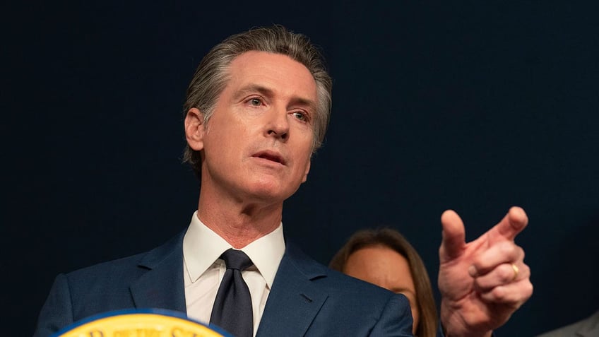 california gov gavin newsom signs law raising amount of minimum sick days by 2