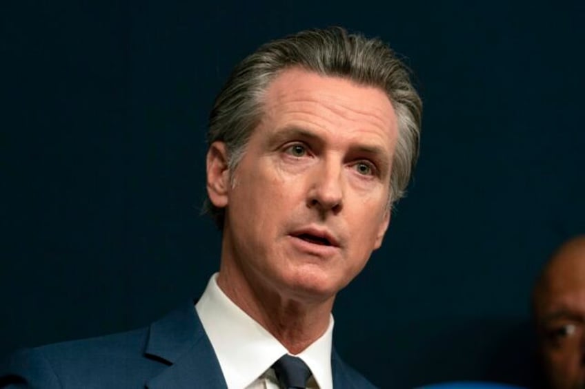 california gov gavin newsom signs law requiring big businesses to disclose emissions