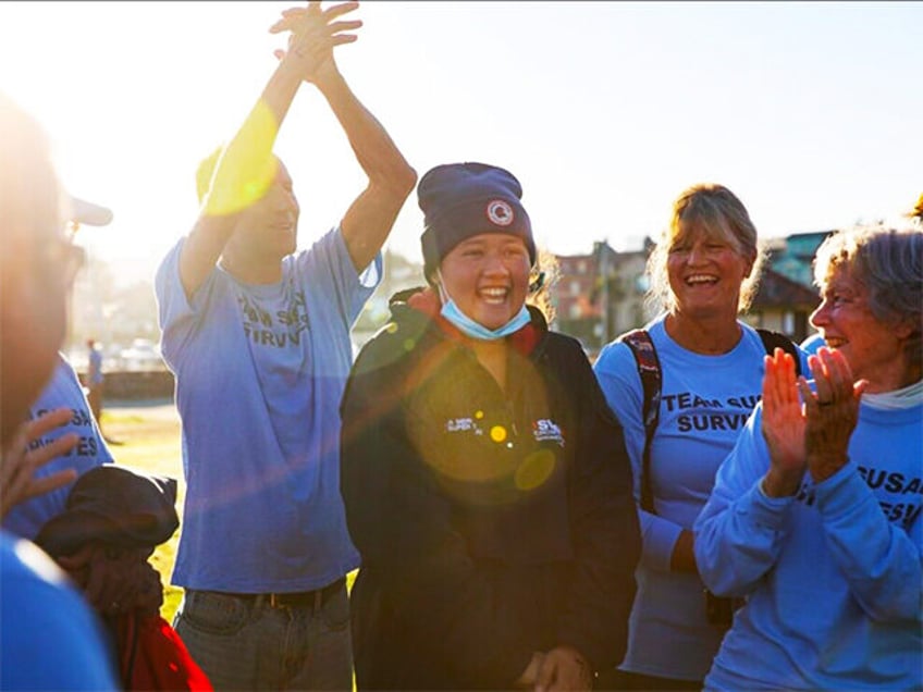 california high school student swims 285 miles around manhattan for cancer research