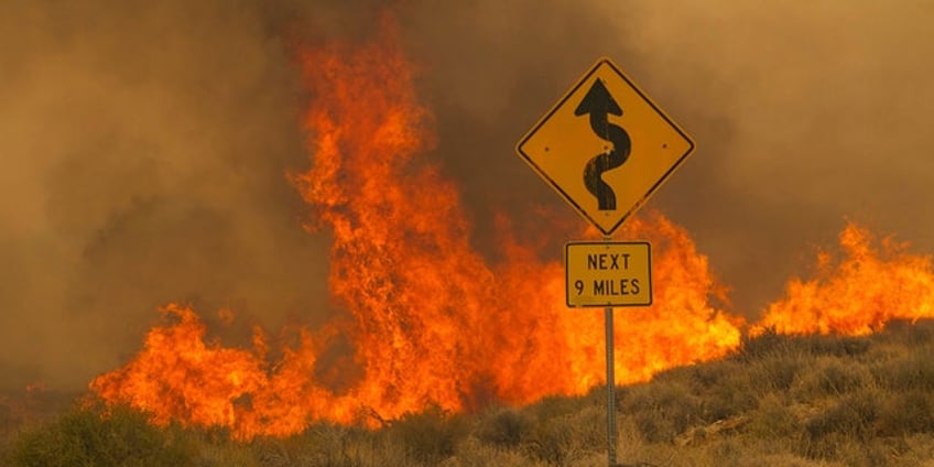 california nevada firefighters contain nearly 25 of york fire that has scorched thousands of acres of desert