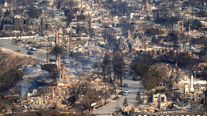 Aftermath of fire in Pacific Palisades and along Pacific Coast Highway.Officials said that at least 10 people were killed in all of the Los Angeles fires and 5,300 structures were destroyed in the Palisades fire. January 10, 2025, Los Angeles, California.