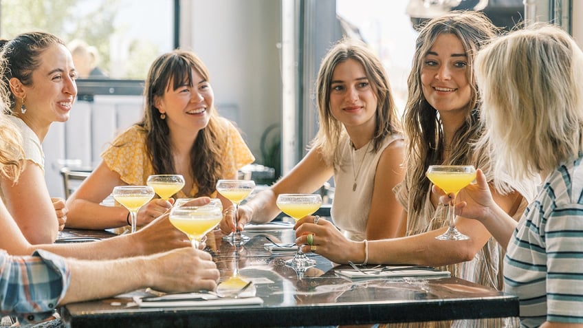 california restaurant charges fee to boozy diners who throw up after drinking too many mimosas report