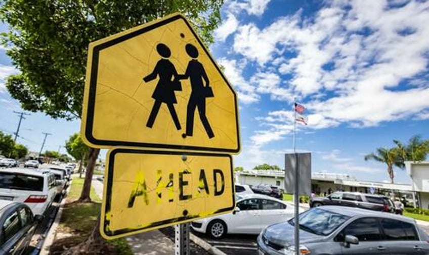 california school to pay 100000 settlement for keeping 11 year olds gender transition secret