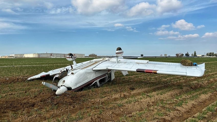 Small plane crash near Minter Field Airport in California