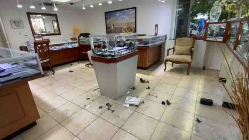 california smash and grab thieves steal 500k worth of jewelry store owner says