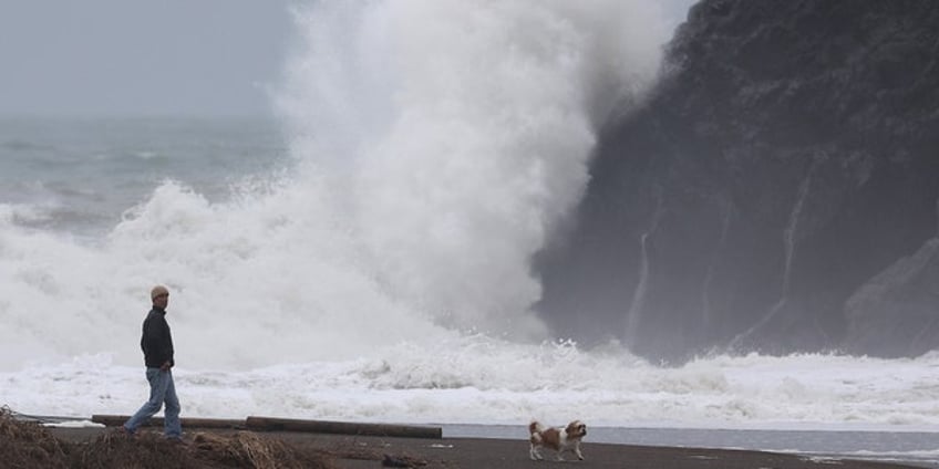 california winter waves may be growing as planet warms researcher says