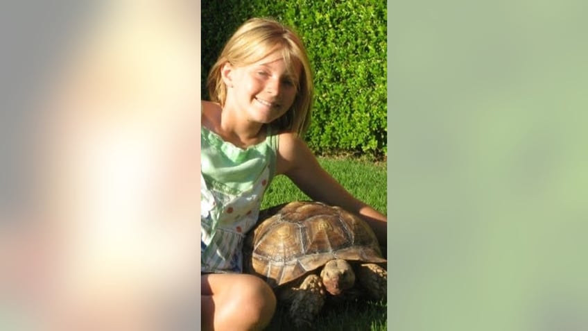 california woman goes viral for 22 year friendship with tortoise she received for christmas as a child