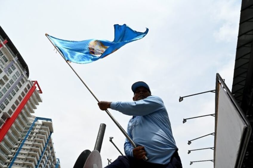 cambodia votes as hun sen near guaranteed election win