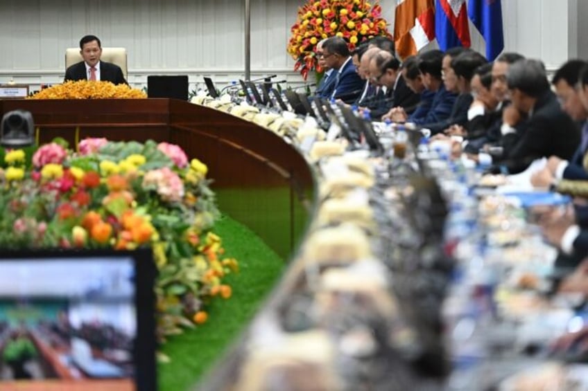 cambodias new pm pledges ambitious growth but offers few details