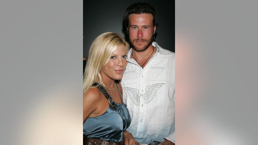 tori spelling dean mcdermott 2005