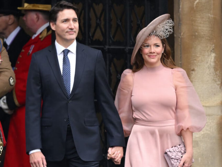 canadas justin trudeau announces he is splitting from wife sophie