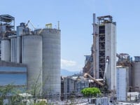 Canada's Manufacturing Sector Faces Sharp Decline Amid Tariffs And Trade Uncertainty