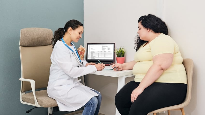 Woman obesity doctor