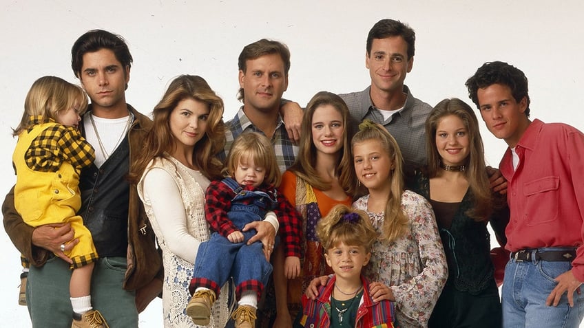 The cast of Full House in a promotional photo