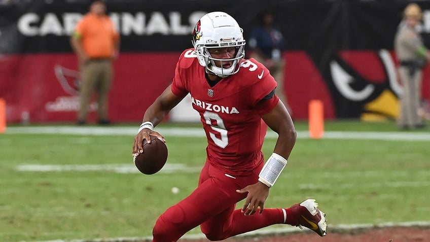 cardinals bench josh dobbs making way for kyler murrays potential season debut