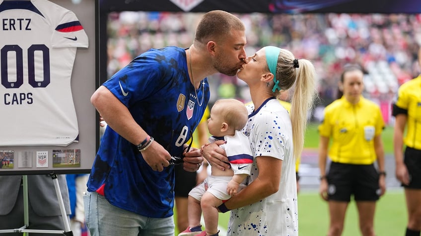 cardinals zach ertz shares heartfelt message for wife julie ertz ahead of her final uswnt game