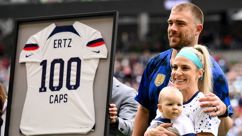 cardinals zach ertz shares heartfelt message for wife julie ertz ahead of her final uswnt game