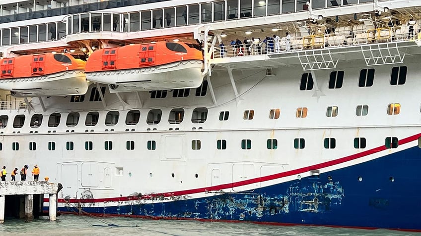 Close up Carnival Magic damage