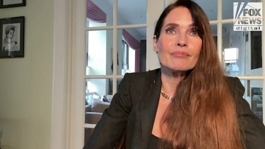 carol alt shares 91 year old moms reaction to her joining onlyfans you gotta roll with the times