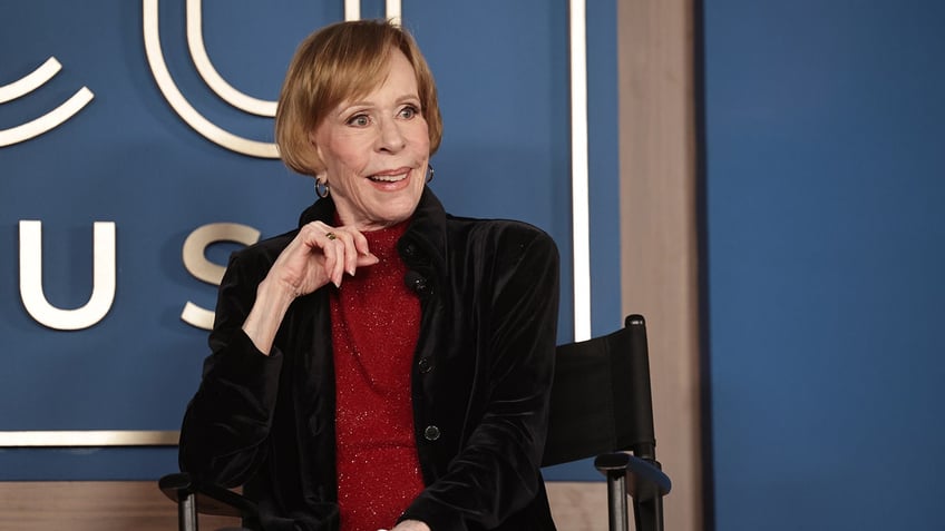 carol burnett 90 makes rare appearance on dinner date with husband