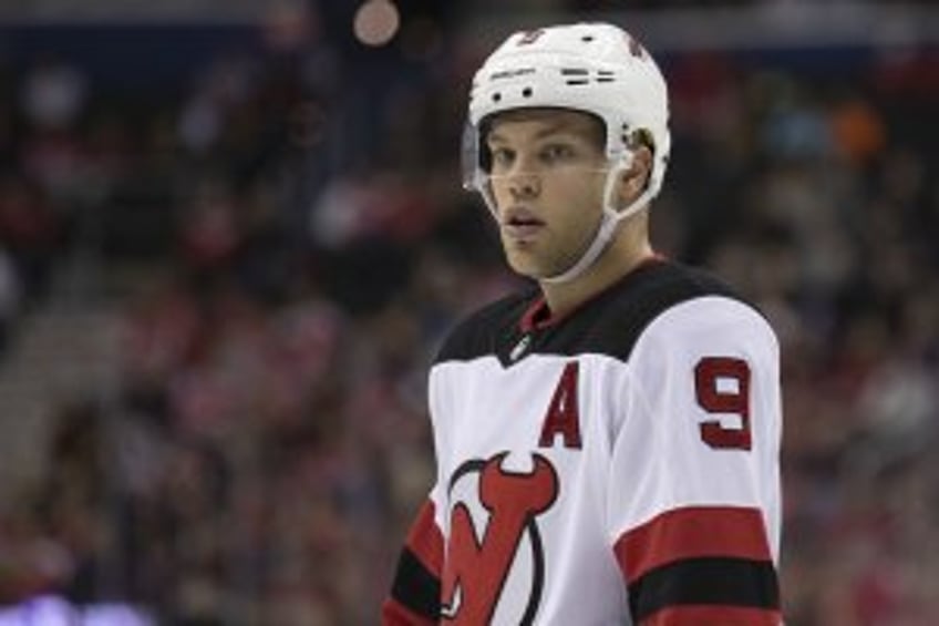 Carolina Hurricanes sign forward Taylor Hall to 3-year extension