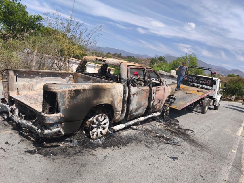 cartel gunmen clash with rivals in mexican border state flee before cops arrive