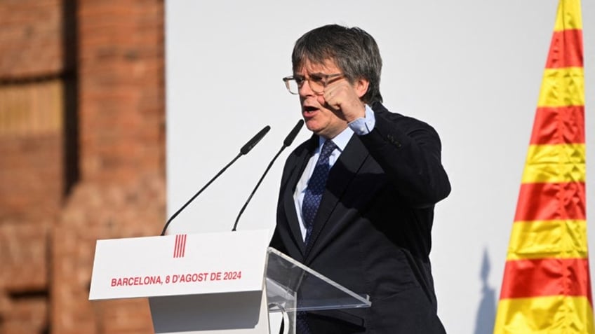 Catalan separatist leader Puigdemont expected to return to Spain despite arrest warrant