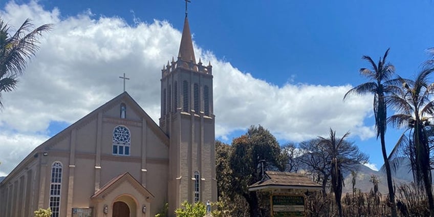 catholic church miraculously standing after fires reduce lahaina to ashes god doesnt abandon his people