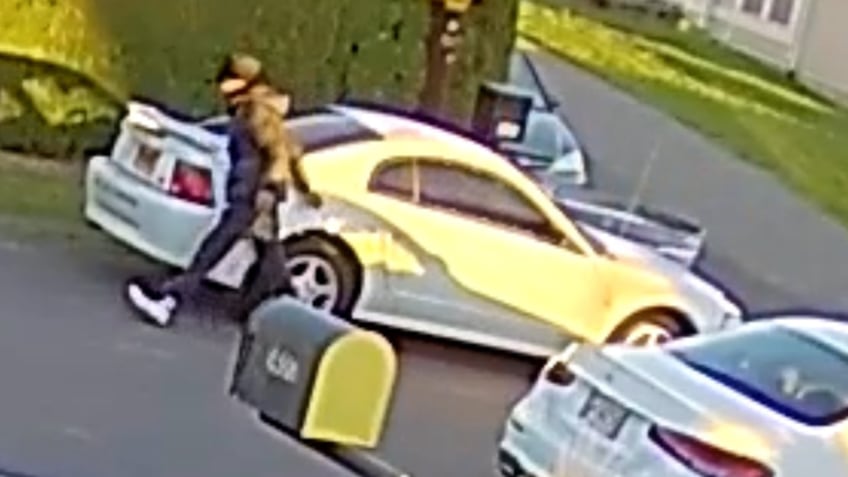 caught on tape washington man seen forcing woman into car in vancouver