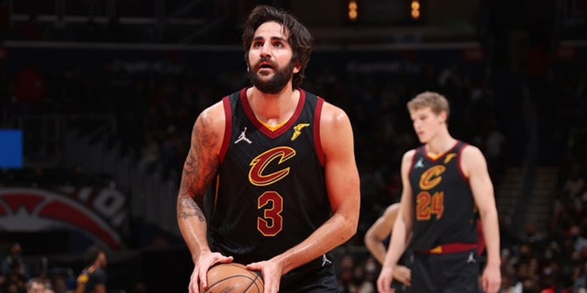 cavaliers ricky rubio stepping away from basketball to focus on mental health