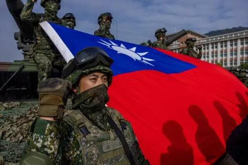 ccp hires western military aviators to prepare for war with taiwan taiwanese military expert